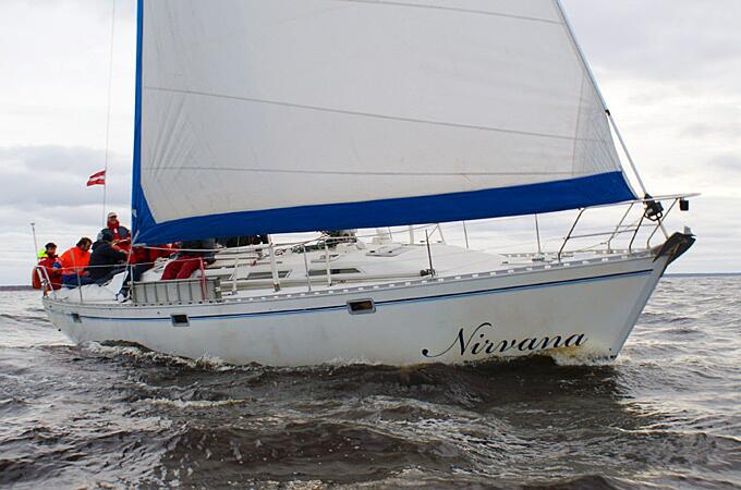 Izbraucieni ar jahtu Nirvana