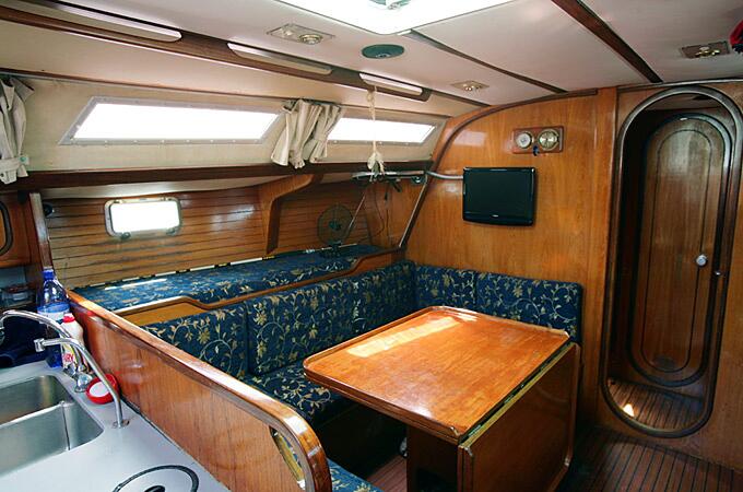 Jahtas Nirvana kajīte